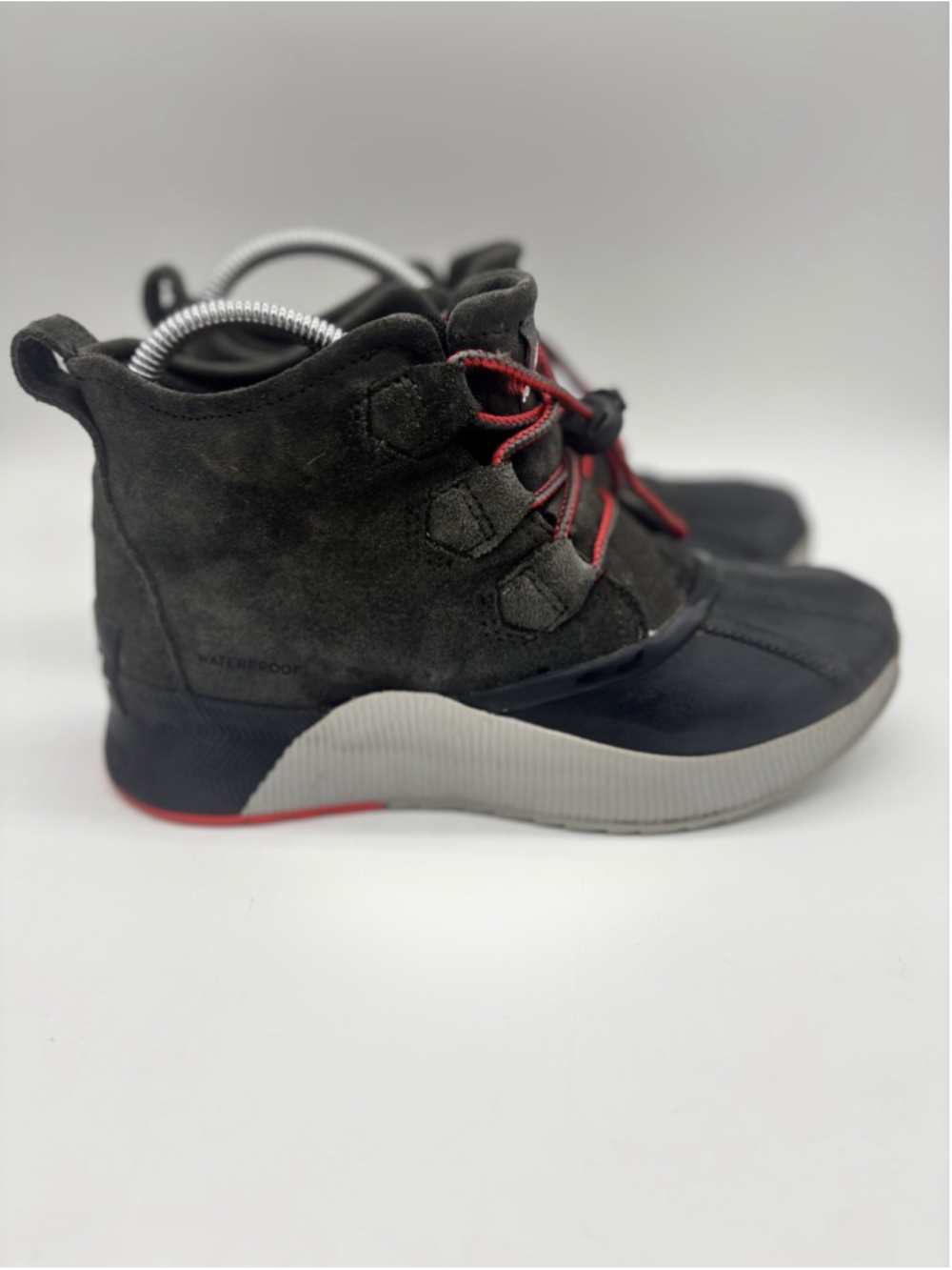 Sorel Out N About Boots Youth Size 5 Grey Red Shoes Waterproof Kids NY4564‎ 093